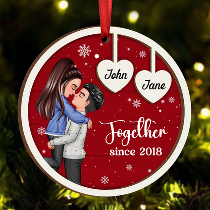 Coupe Kissing Heart Strings Christmas Personalized Wooden Ornament