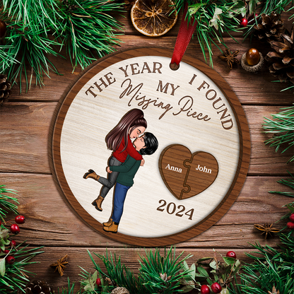 The Year I Found My Missing Piece Cartoon Kissing Couples - Personalized Wooden Ornament