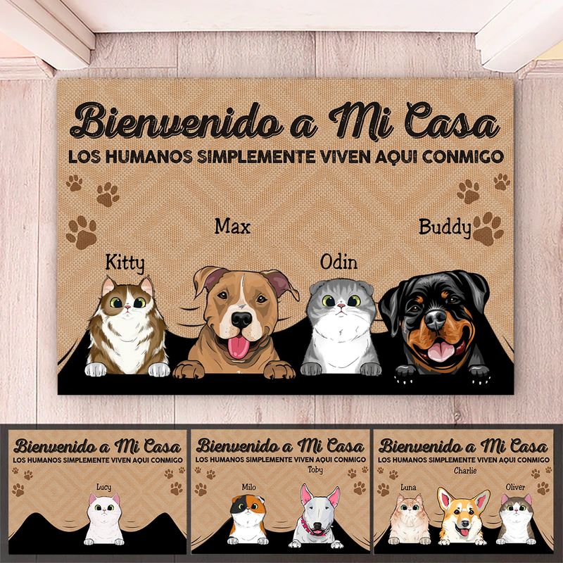 Pet Lovers - Los Humanos Simplemente Viven Aquí Con Nosotros Spanish - Personalized Doormat