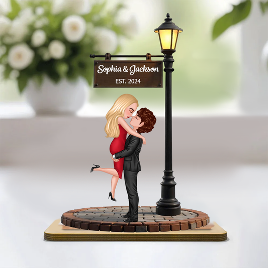 Couple Kissing Under Lamp Post Personalized Standing Wooden Plaque, Heartfelt 2025 Gift For Couple, For Him, For Her, Boyfriend, Girlfriend, Husband, Wife